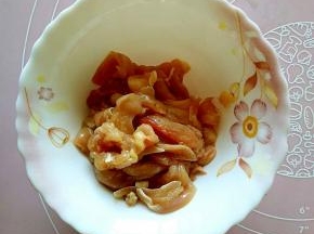 鸡腿肉切丝