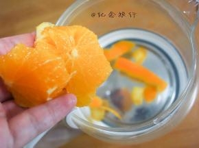 橙子肉放入养生壶内