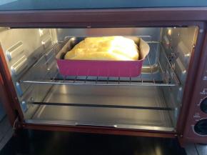 烤箱预热120°。上下火烤20分钟。