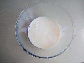 再倒进玻璃碗里