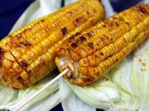 烤好后，如果喜欢孜然味浓点的可以再撒点，也可以就这样吃了，味道大大的比外面烧烤的还要好吃