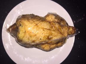 装入保鲜袋放入冰箱冷藏一天，中途要翻几次面