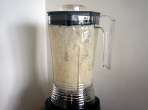 程序自动执行，耗时2分钟，果肉被搅打成细腻的果泥汁。