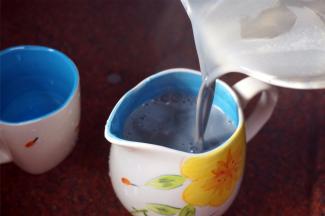 将豆浆滤出即可饮用。