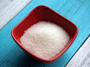 程序结束后加入砂糖，再搅打30秒。