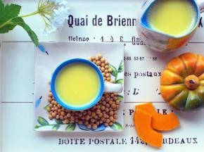 滤出豆浆饮用。