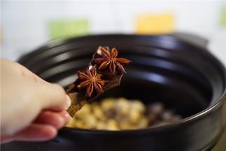 加入个人喜欢的香料。