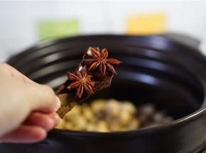 加入个人喜欢的香料。