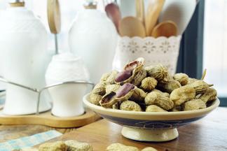 煮好后不急着出锅，焖着入味一下即可。