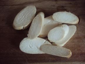 将杏鲍菇切斜刀厚片