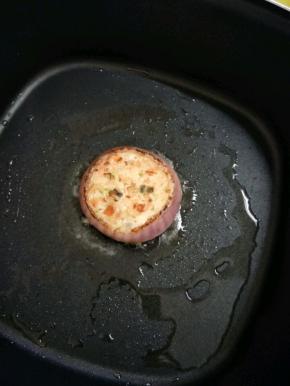 小火煎至两面金黄