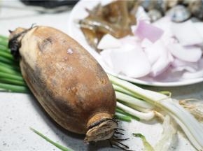 备好所用食材。