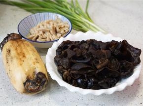 备好所用食材。