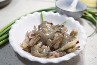 备好所用食材。