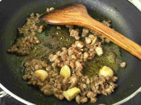 继续炒半分钟左右