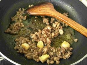 继续炒半分钟左右