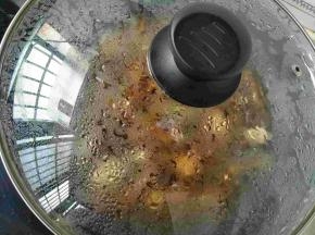 盖上锅盖闷三四分钟