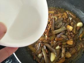 出锅之前加一点水淀粉收汁