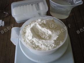 200克面一定要计量正确。水的配比也计量准确。