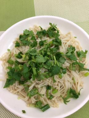 再放上香菜