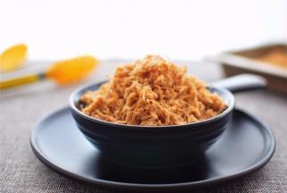 倒出肉松，冷却至室温，装起密封保存。