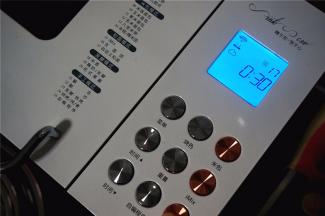 选择3个和面程序，每个和面程序时常为30分钟，至揉出手套膜为止。