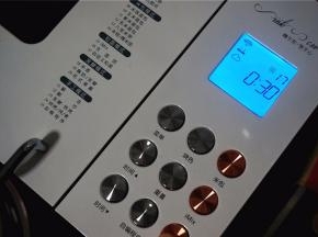 选择3个和面程序，每个和面程序时常为30分钟，至揉出手套膜为止。