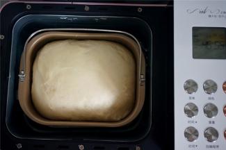 这是发酵完毕的样子，发至原来的2倍大以上。