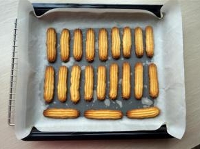 出炉后转移到冷却架上冷却。