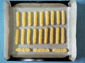 第二盘用自带烤盘，垫油布或者吸油纸，如图。