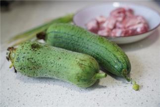 备好所用食材。