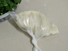 放入袋中压成泥