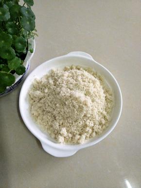 馒头切丁，放料理机中打成未。