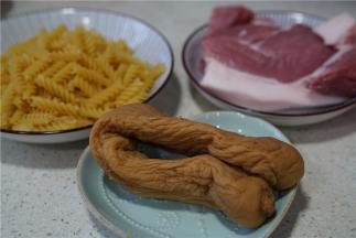 备好所用食材。