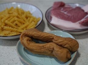 备好所用食材。