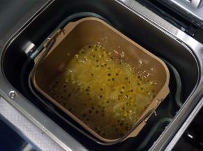 第一次程序完成后，加入20克百香果，再次启动果酱程序22。