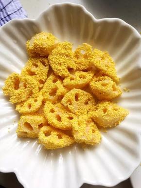 10、依次做好其它的摆放在蒸盘中