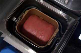 选择酸奶程序，进行二次发酵，大概发酵至7分满，如图。