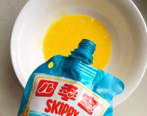 挤入花生酱