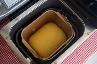 面团进行第二次最终发酵后，发酵情况如图，接着进入烘烤程序。