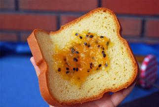 抹点果酱同食味道更佳哦！