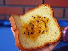 抹点果酱同食味道更佳哦！