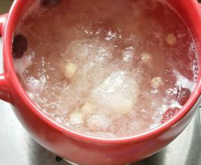 先大火煮开，然后转中火熬20分钟