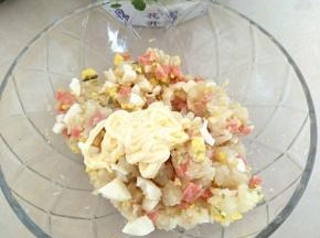 再加入盐、沙拉酱