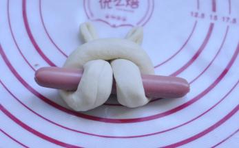 14、再将其从n型面下钻出去