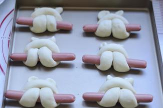 15、整形完成，放入烤盘