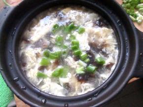 盛出，放入葱末。