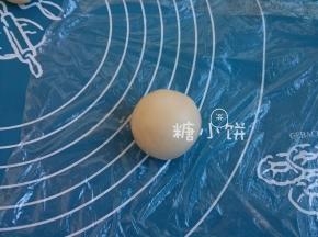包好的样子，收口捏紧，朝下放置。依次包好所有