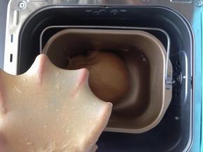 和好的面团，能拉出手套膜