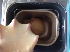 和好的面团，能拉出手套膜